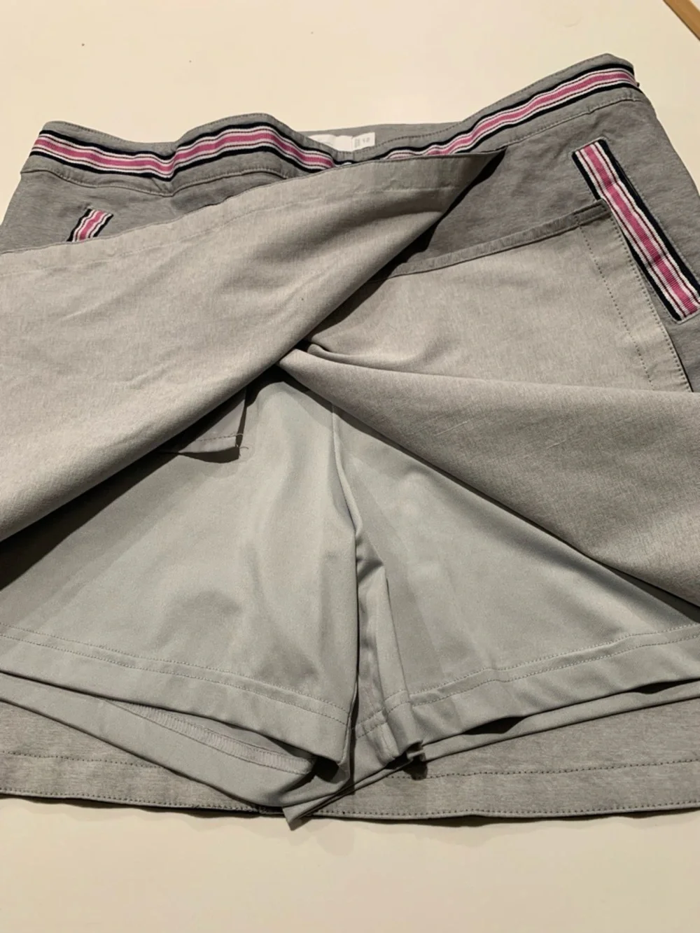 Lady Hagen Golf Skort, Skirt w/built in shorts and pockets, Sz 12 - Picture 4 of 6